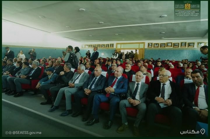 كاتب الدولة المكلف بالصناعة التقليدية والاقتصاد الاجتماعي والتضامني يعقد بمكناس لقاءا تواصليا لتدارس سبل النهوض بقطاع الصناعة التقليدية