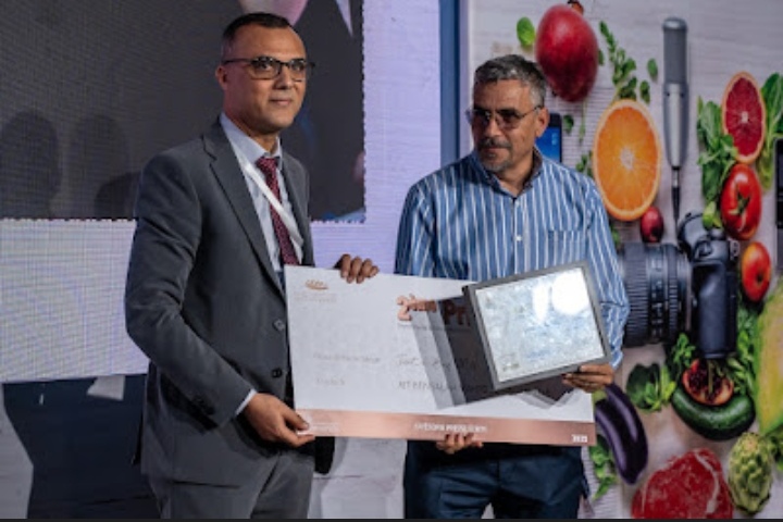 حفل توزيع جوائز النسخة التاسعة من الجائزة الكبرى الوطنية للصحافة في المجال الفلاحي والقروي حفل توزيع جوائز النسخة التاسعة من الجائزة الكبرى الوطنية للصحافة في المجال الفلاحي والقروي