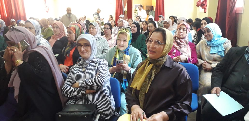 مكناس الفيدرالية الإقليمية لجمعيات الآباء والامهات وأولياء الامور بمكناس تحتفي بنساءها وتكرم اطرها ووجوه اعلامية بمناسبة عيد الام والمرأة بمركز النسيج الجمعوي حمرية. مكناس الفيدرالية الإقليمية لجمعيات الآباء والامهات وأولياء الامور بمكناس تحتفي بنساءها وتكرم اطرها ووجوه اعلامية بمناسبة عيد الام والمرأة بمركز النسيج الجمعوي حمرية.