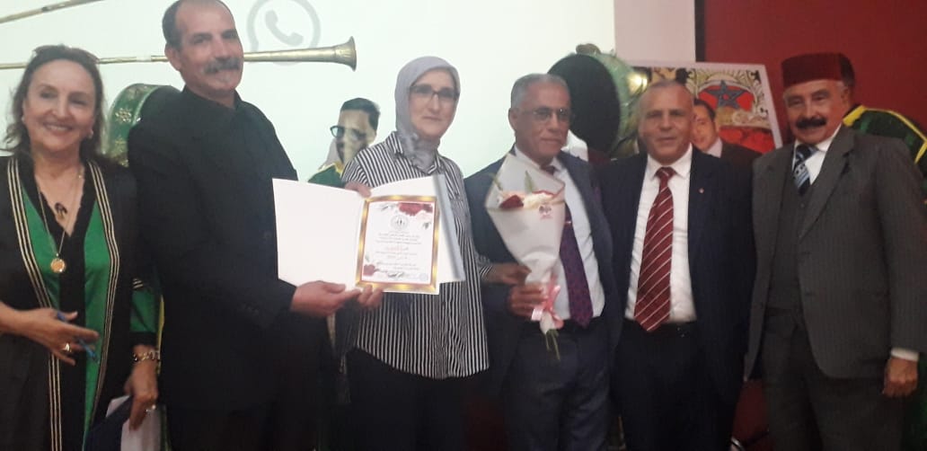 مكناس الفيدرالية الإقليمية لجمعيات الآباء والامهات وأولياء الامور بمكناس تحتفي بنساءها وتكرم اطرها ووجوه اعلامية بمناسبة عيد الام والمرأة بمركز النسيج الجمعوي حمرية. مكناس الفيدرالية الإقليمية لجمعيات الآباء والامهات وأولياء الامور بمكناس تحتفي بنساءها وتكرم اطرها ووجوه اعلامية بمناسبة عيد الام والمرأة بمركز النسيج الجمعوي حمرية.