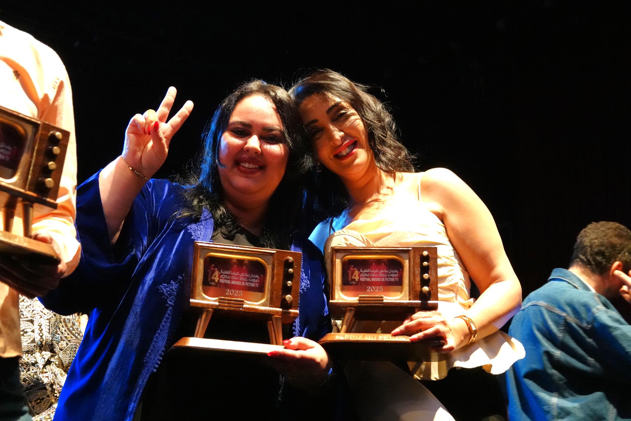 في نسخة ناجحة إسدال الستار على الدورة 14 من مهرجان مكناس للدراما والتلفزيون: تألق درامي وتكريم للإبداع المغربي تتويجات واعترافات بابداع فني واعد في نسخة ناجحة إسدال الستار على الدورة 14 من مهرجان مكناس للدراما والتلفزيون: تألق درامي وتكريم للإبداع المغربي تتويجات واعترافات بابداع فني واعد