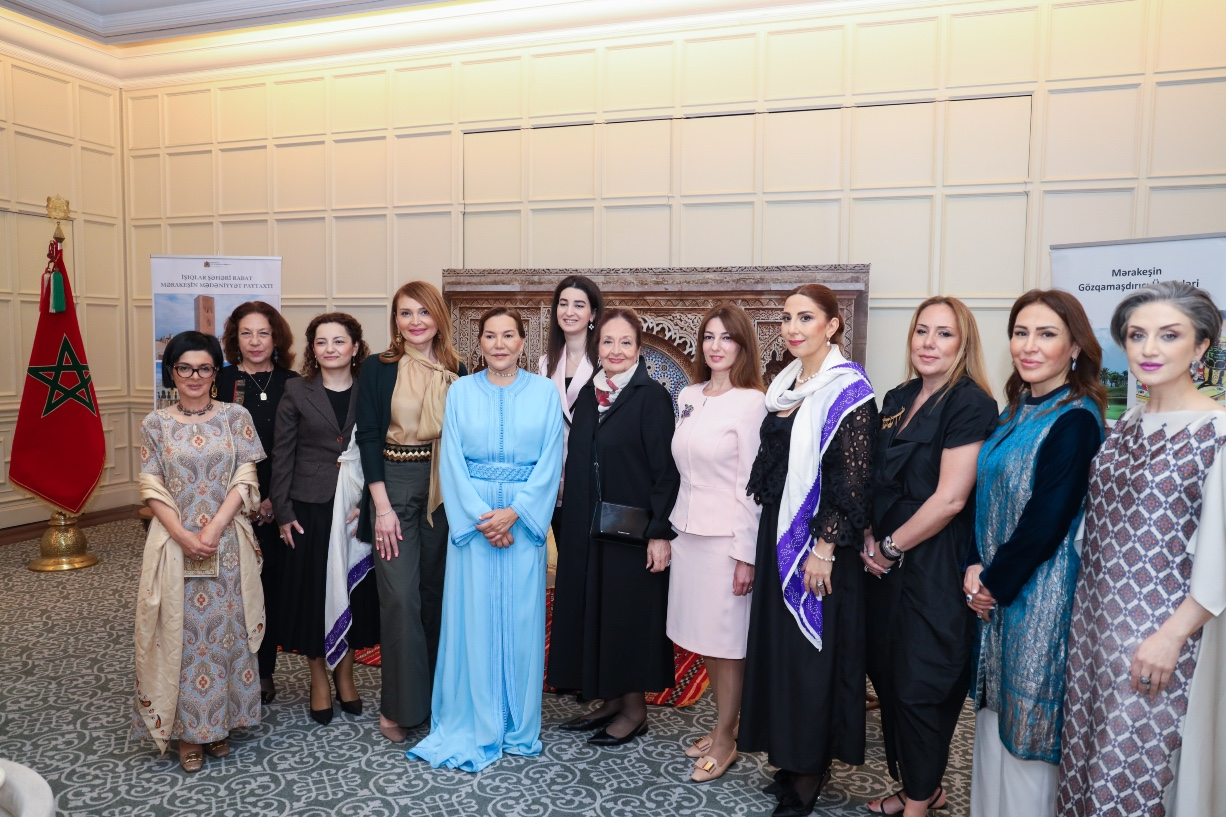 صاحبة السمو الملكي الأميرة للا حسناء تقيم بباكو حفل شاي على شرف شخصيات نسائية أذربيجانية من عالم الثقافة والفنون