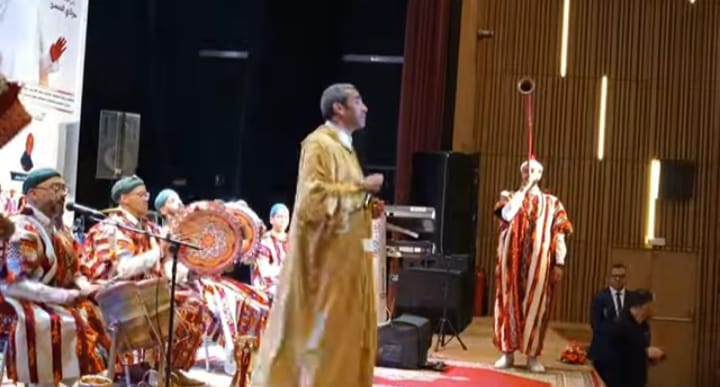 الرابطة الوطنية لمقاولات النقل الطرقي بالمغرب تحتفل بذكرى ميلاد ولي العهد وتكرم وجوهًا فنية وإعلامية