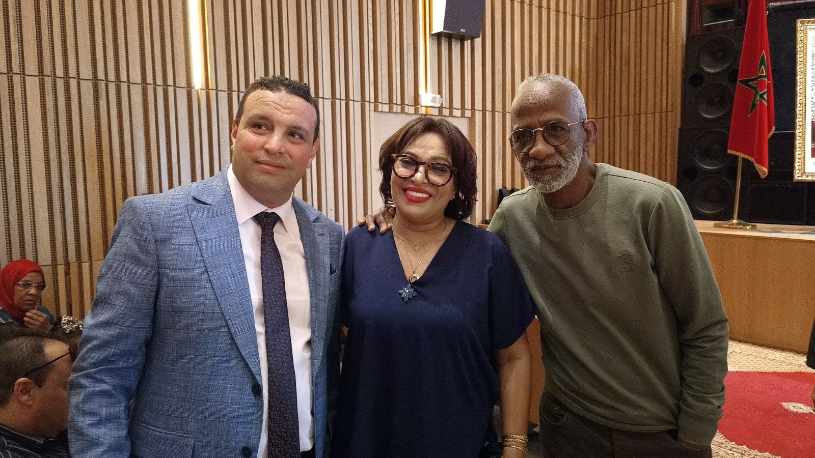 الرابطة الوطنية لمقاولات النقل الطرقي بالمغرب تحتفل بذكرى ميلاد ولي العهد وتكرم وجوهًا فنية وإعلامية