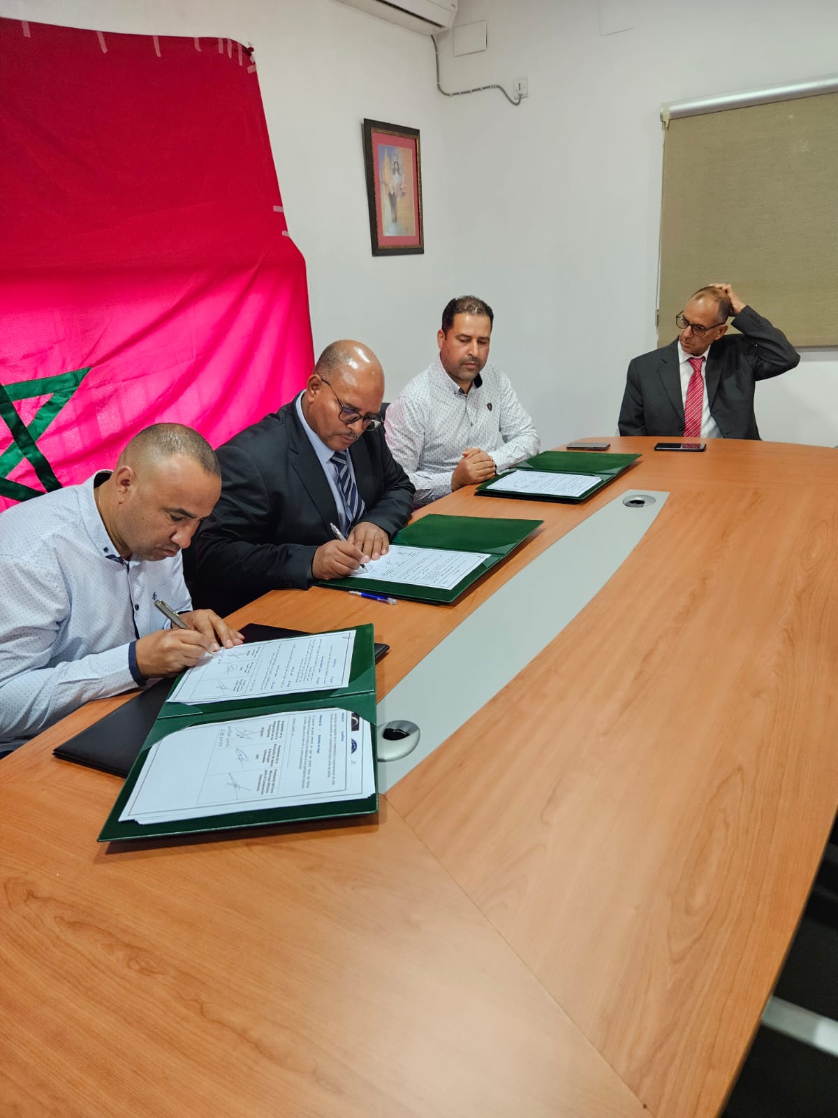 اتفاقية شراكة بين المنتدى المغربي الافريقي للتعاون الدولي وجمعية المهاجرين وجمعية دعم الفئات الهشة. اتفاقية شراكة بين المنتدى المغربي الافريقي للتعاون الدولي وجمعية المهاجرين وجمعية دعم الفئات الهشة.