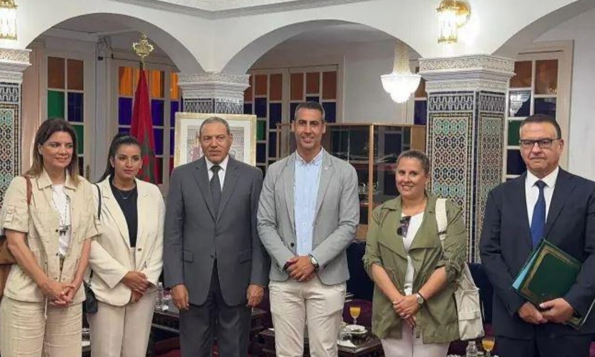 المغرب/إسبانيا: مدينتا العيون و لا أوليفا تعززان تعاونهما المغرب/إسبانيا: مدينتا العيون و لا أوليفا تعززان تعاونهما