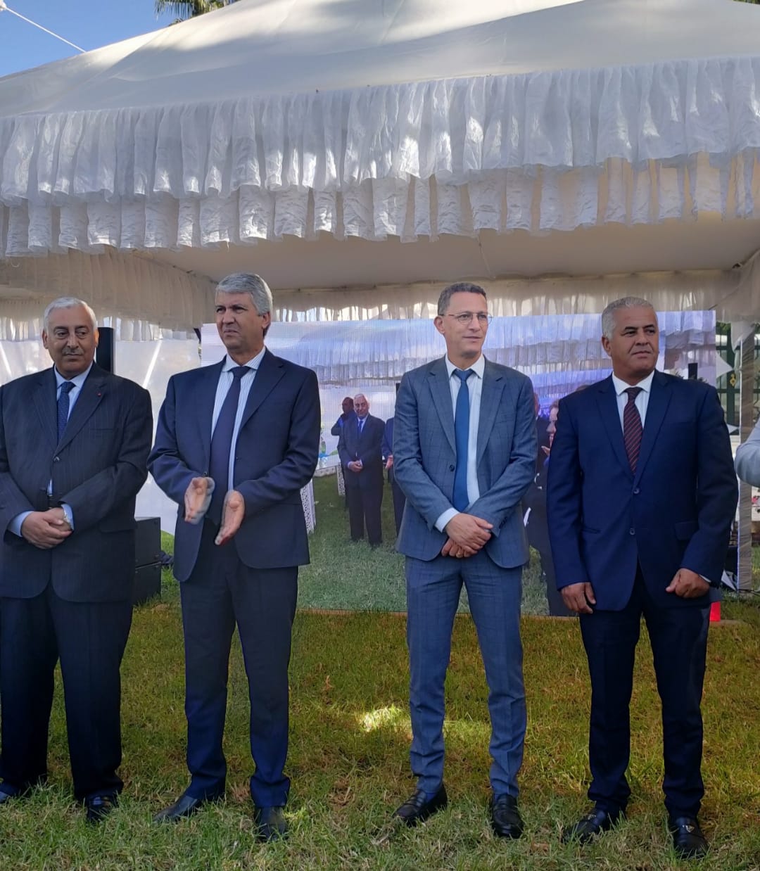 الثقة المولوية تزكي القيادة الإدارية لعامل عمالة مكناس السيد عبد الغني الصبار. الثقة المولوية تزكي القيادة الإدارية لعامل عمالة مكناس السيد عبد الغني الصبار.