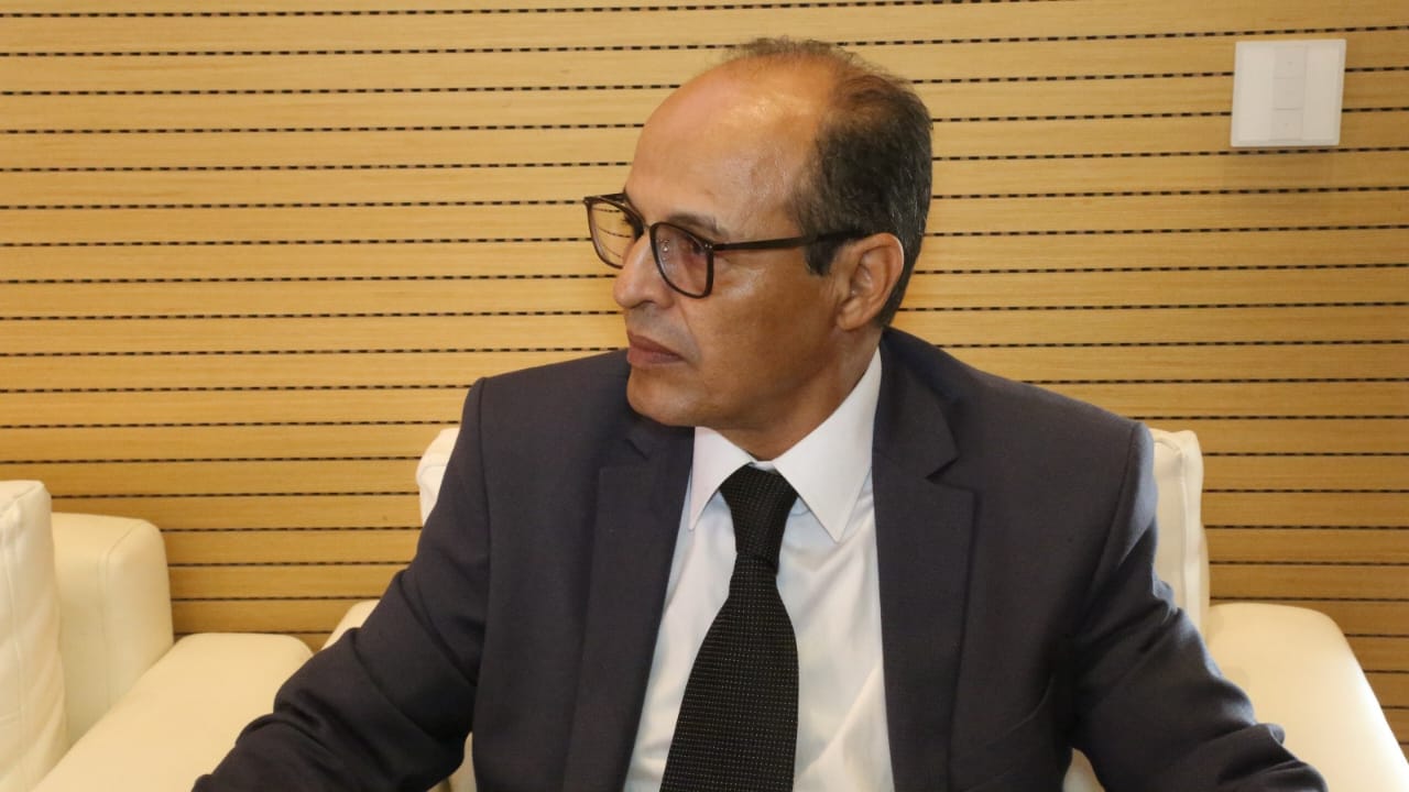 الوضع القانوني لتواجد المنقبين الموريتانيين في المنطقة العازلة.. قراءة للدكتور الطيار في الأبعاد القانونية والسياسية الوضع القانوني لتواجد المنقبين الموريتانيين في المنطقة العازلة.. قراءة للدكتور الطيار في الأبعاد القانونية والسياسية