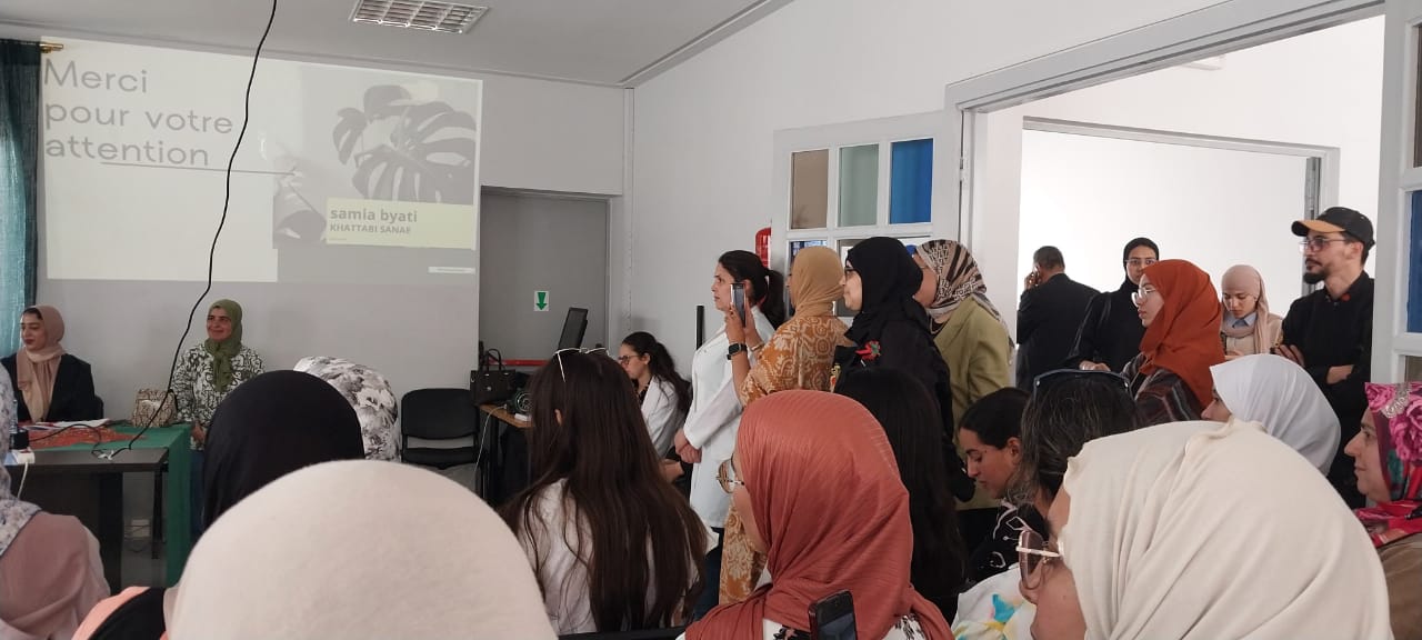 المركب الاجتماعي التربوي والرياضي رياض الزيتون ينظم لقاء تواصلي تخليدا للذكرى العشرون لانطلاق المبادرة الوطنية للتنمية البشرية المركب الاجتماعي التربوي والرياضي رياض الزيتون ينظم لقاء تواصلي تخليدا للذكرى العشرون لانطلاق المبادرة الوطنية للتنمية البشرية