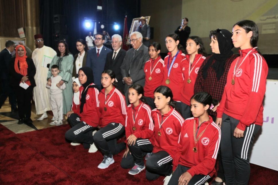 مكناس تحتفل بالذكرى الـ68 لتأسيس التعاون الوطني وسط أجواء مميزة أنشطة متنوعة وتكريم مستفيدين وفرق رياضية بحضور رسمي وازن مكناس تحتفل بالذكرى الـ68 لتأسيس التعاون الوطني وسط أجواء مميزة أنشطة متنوعة وتكريم مستفيدين وفرق رياضية بحضور رسمي وازن