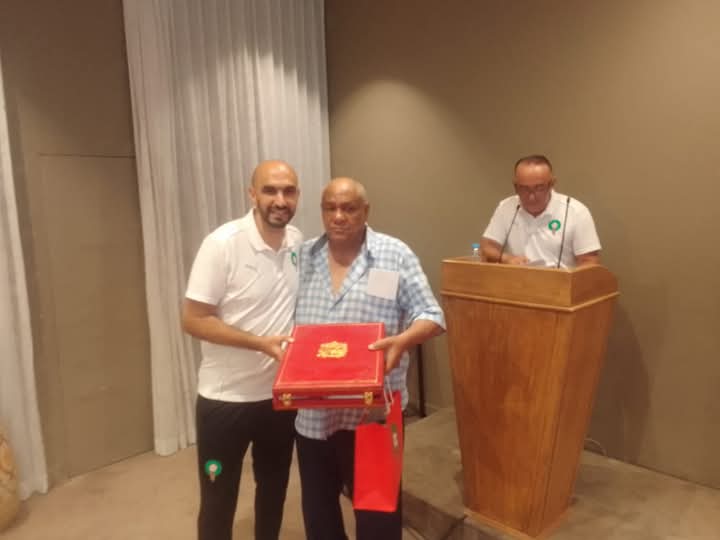 فاس .. الجامعة الملكية المغربية لكرة القدم تقيم حفل استقبال على شرف لاعبين دوليين سابقين فاس .. الجامعة الملكية المغربية لكرة القدم تقيم حفل استقبال على شرف لاعبين دوليين سابقين