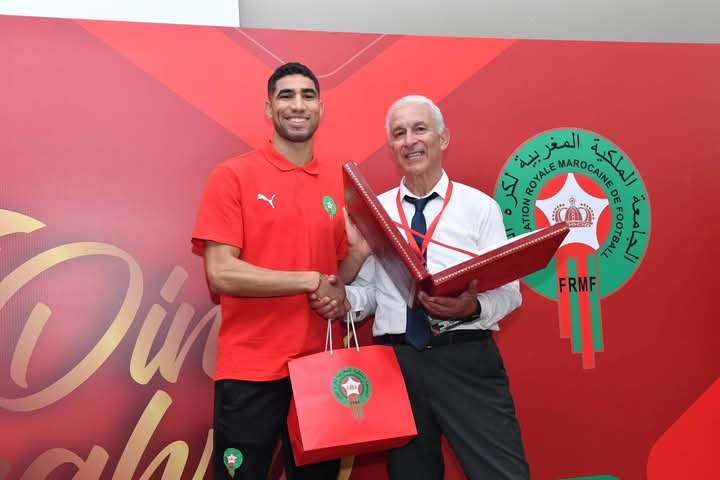 فاس .. الجامعة الملكية المغربية لكرة القدم تقيم حفل استقبال على شرف لاعبين دوليين سابقين فاس .. الجامعة الملكية المغربية لكرة القدم تقيم حفل استقبال على شرف لاعبين دوليين سابقين