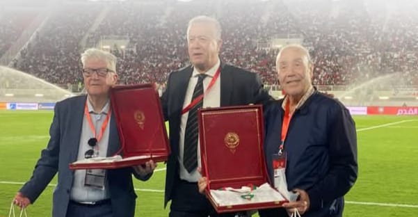 تكريم قدماء المنتخب الوطني والصحافة الرياضية يتقدمهم حميدوش والشرايبي تكريم قدماء المنتخب الوطني والصحافة الرياضية يتقدمهم حميدوش والشرايبي