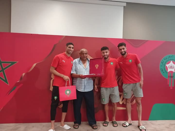 تكريم قدماء المنتخب الوطني والصحافة الرياضية يتقدمهم حميدوش والشرايبي تكريم قدماء المنتخب الوطني والصحافة الرياضية يتقدمهم حميدوش والشرايبي