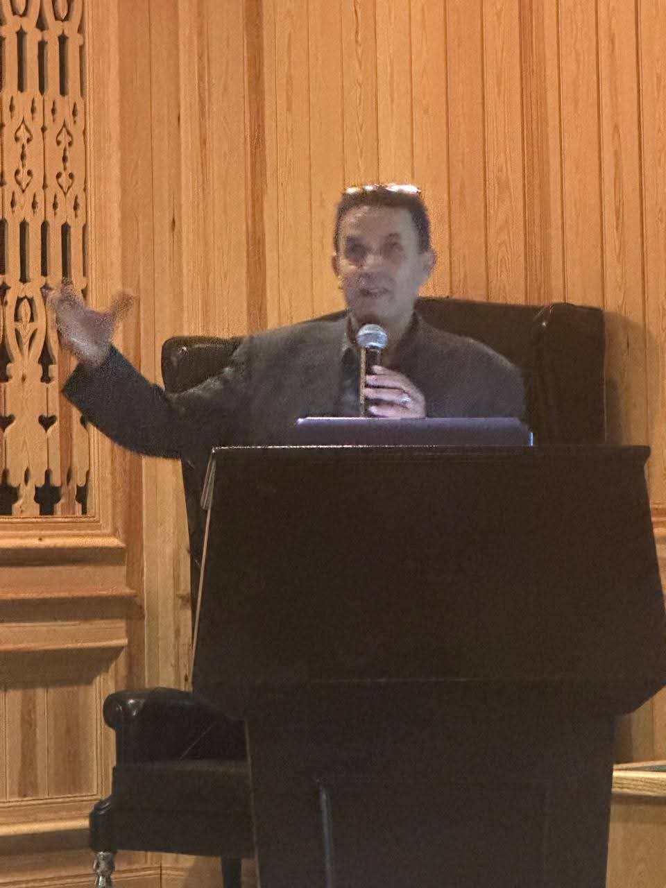 إفران: لقاء تواصلي لفائدة مستخدمي فندق ميشلفين يؤطر العاملين لمكافحة التدخين والإدمان إفران: لقاء تواصلي لفائدة مستخدمي فندق ميشلفين يؤطر العاملين لمكافحة التدخين والإدمان