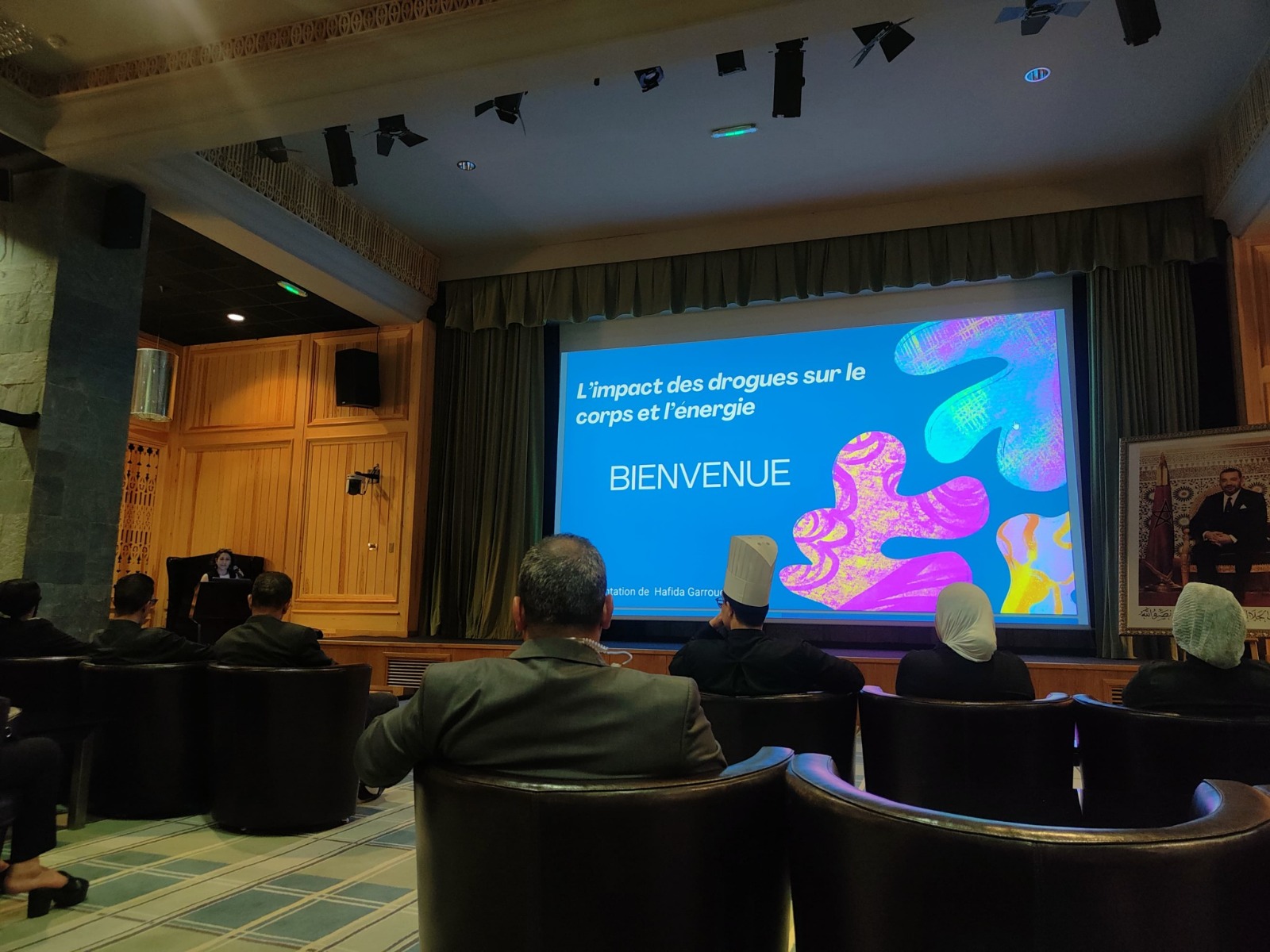 إفران: لقاء تواصلي لفائدة مستخدمي فندق ميشلفين يؤطر العاملين لمكافحة التدخين والإدمان إفران: لقاء تواصلي لفائدة مستخدمي فندق ميشلفين يؤطر العاملين لمكافحة التدخين والإدمان