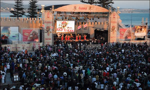 مهرجان كناوة وموسيقى العالم .. الدورة السادسة والعشرون تستقطب أكثر من 300 ألف متفرج مهرجان كناوة وموسيقى العالم .. الدورة السادسة والعشرون تستقطب أكثر من 300 ألف متفرج