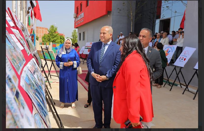 سفيرة الوحدة الترابية و المديرة التربوية لمجموعة مدارس لافوندسيون وسعادة سفير جمهورية العراق السيد عماد مرزا وسعادة سفير جمهورية مصر العربية السيد احمد نهاد عبد اللطيف وعمداء الجامعات و اكادميين ودكاترة وباحثين ، يفتتحون ملتقى لافوندسيون للتربية البيئية والتنمية المستدامة في دورته الثالثة سفيرة الوحدة الترابية و المديرة التربوية لمجموعة مدارس لافوندسيون وسعادة سفير جمهورية العراق السيد عماد مرزا وسعادة سفير جمهورية مصر العربية السيد احمد نهاد عبد اللطيف وعمداء الجامعات و اكادميين ودكاترة وباحثين ، يفتتحون ملتقى لافوندسيون للتربية البيئية والتنمية المستدامة في دورته الثالثة