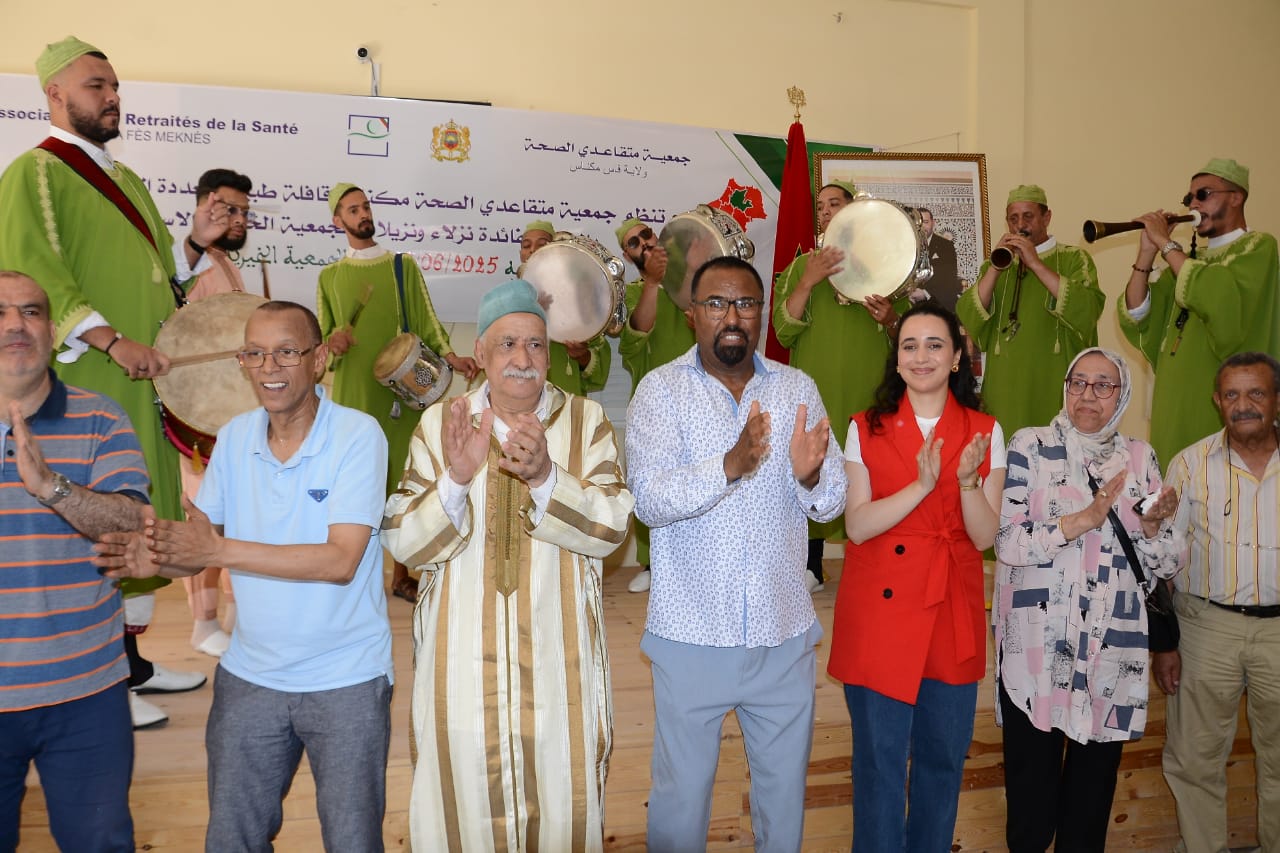 متقاعدو الصحة بمكناس يفحصون 150 نزيلاً ويُدخلون الفرحة إلى قلوب المسنين