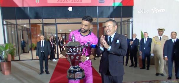 صاحب السمو الملكي الأمير مولاي رشيد يترأس بفاس المباراة النهائية لنيل كأس العرش لكرة القدم (2023-2024 ) بين فريقي نهضة بركان وأولمبيك آسفي صاحب السمو الملكي الأمير مولاي رشيد يترأس بفاس المباراة النهائية لنيل كأس العرش لكرة القدم (2023-2024 ) بين فريقي نهضة بركان وأولمبيك آسفي