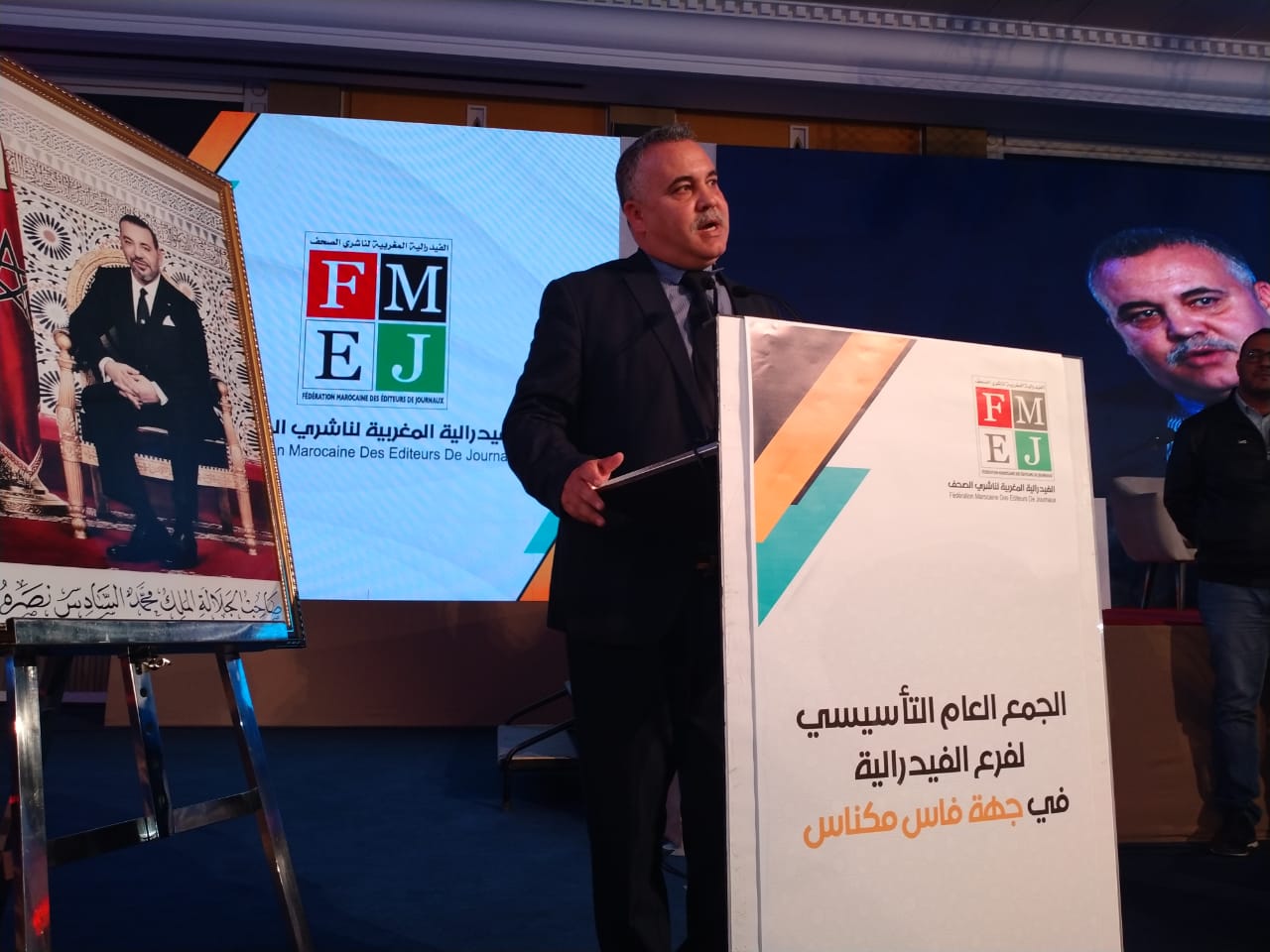 في غياب عدالة مجالية بالجهة ..ساكنة سبع عيون محرومة من مسبح و خدمات المنشاة الرياضية في غياب عدالة مجالية بالجهة ..ساكنة سبع عيون محرومة من مسبح و خدمات المنشاة الرياضية