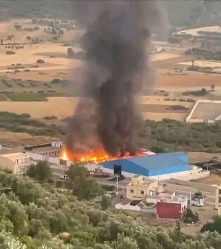 احتراق مستودع 