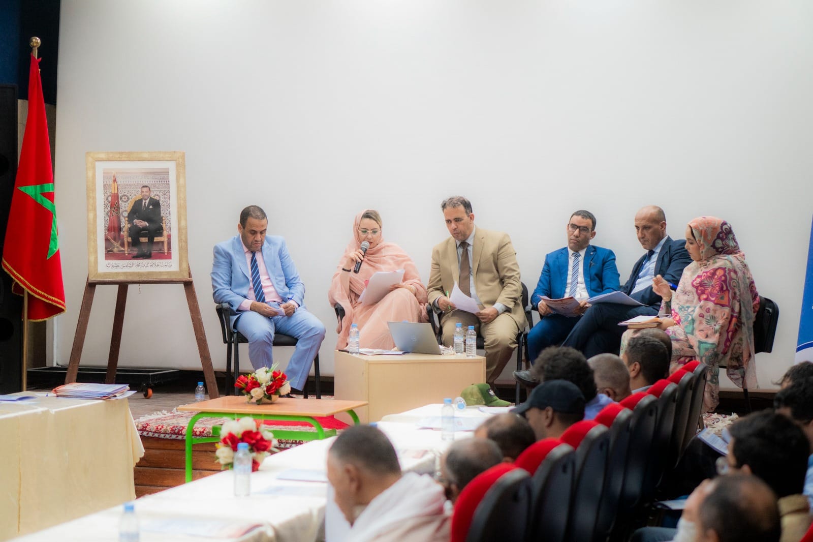 مركز التفكير الاستراتيجي والوزارة المنتدبة ينظمان منتدى جهويًا حول العرائض والحق في المعلومة بجهة العيون الساقية الحمراء مركز التفكير الاستراتيجي والوزارة المنتدبة ينظمان منتدى جهويًا حول العرائض والحق في المعلومة بجهة العيون الساقية الحمراء