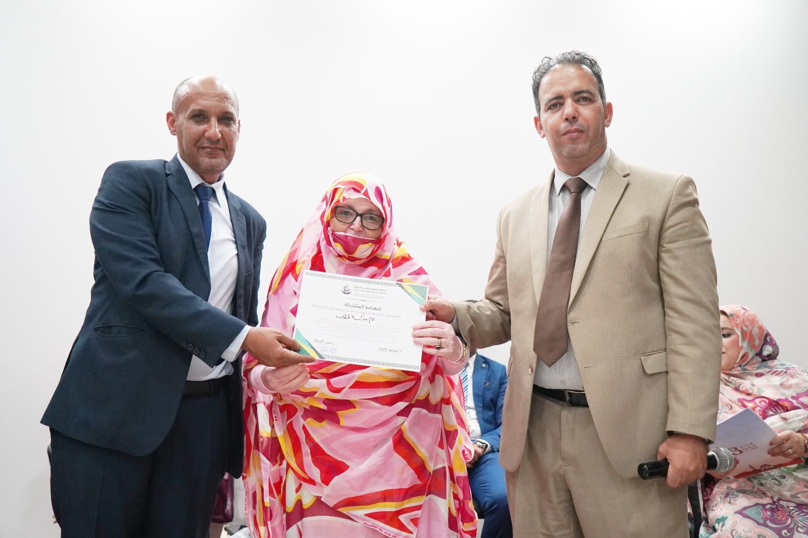 مركز التفكير الاستراتيجي والوزارة المنتدبة ينظمان منتدى جهويًا حول العرائض والحق في المعلومة بجهة العيون الساقية الحمراء مركز التفكير الاستراتيجي والوزارة المنتدبة ينظمان منتدى جهويًا حول العرائض والحق في المعلومة بجهة العيون الساقية الحمراء