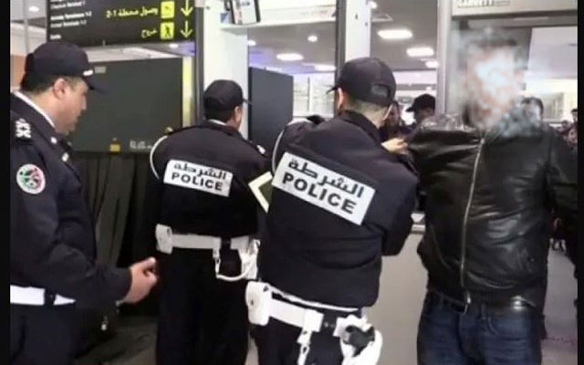 مطار محمد الخامس بالدار البيضاء.. توقيف مواطنين كنديين للاشتباه في تورطهما في قضية تتعلق بالتهريب الدولي للمخدرات والمؤثرات العقلية (مصدر أمني) مطار محمد الخامس بالدار البيضاء.. توقيف مواطنين كنديين للاشتباه في تورطهما في قضية تتعلق بالتهريب الدولي للمخدرات والمؤثرات العقلية (مصدر أمني)