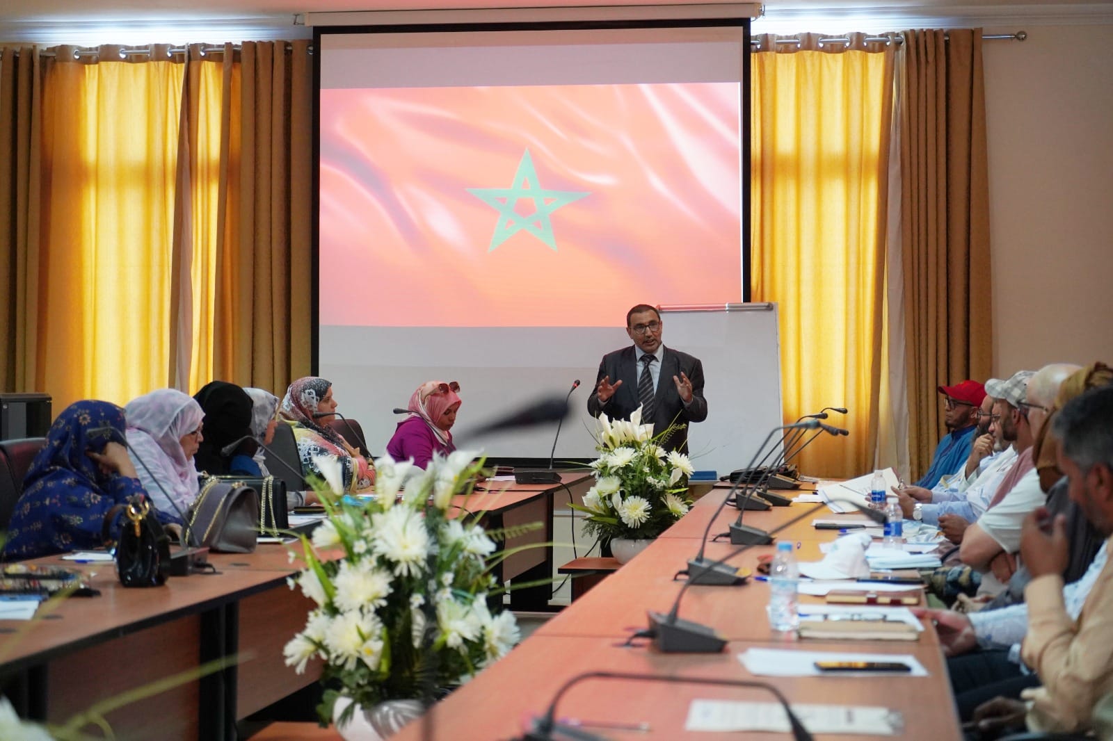 المجتمع المدني والمنتخبون يناقشون هيئات التشاور الترابي وتحديات تفعيلها المجتمع المدني والمنتخبون يناقشون هيئات التشاور الترابي وتحديات تفعيلها