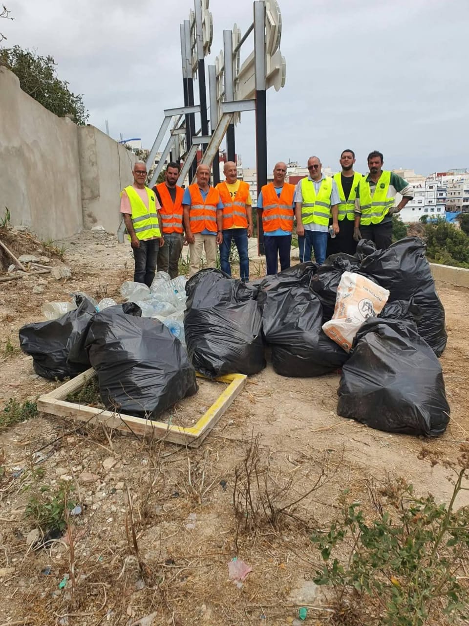 حملة بيئية بجبل موروبييخو.. جمعية ميرامار تنخرط في حماية الفضاءات الطبيعية بالحسيمة حملة بيئية بجبل موروبييخو.. جمعية ميرامار تنخرط في حماية الفضاءات الطبيعية بالحسيمة