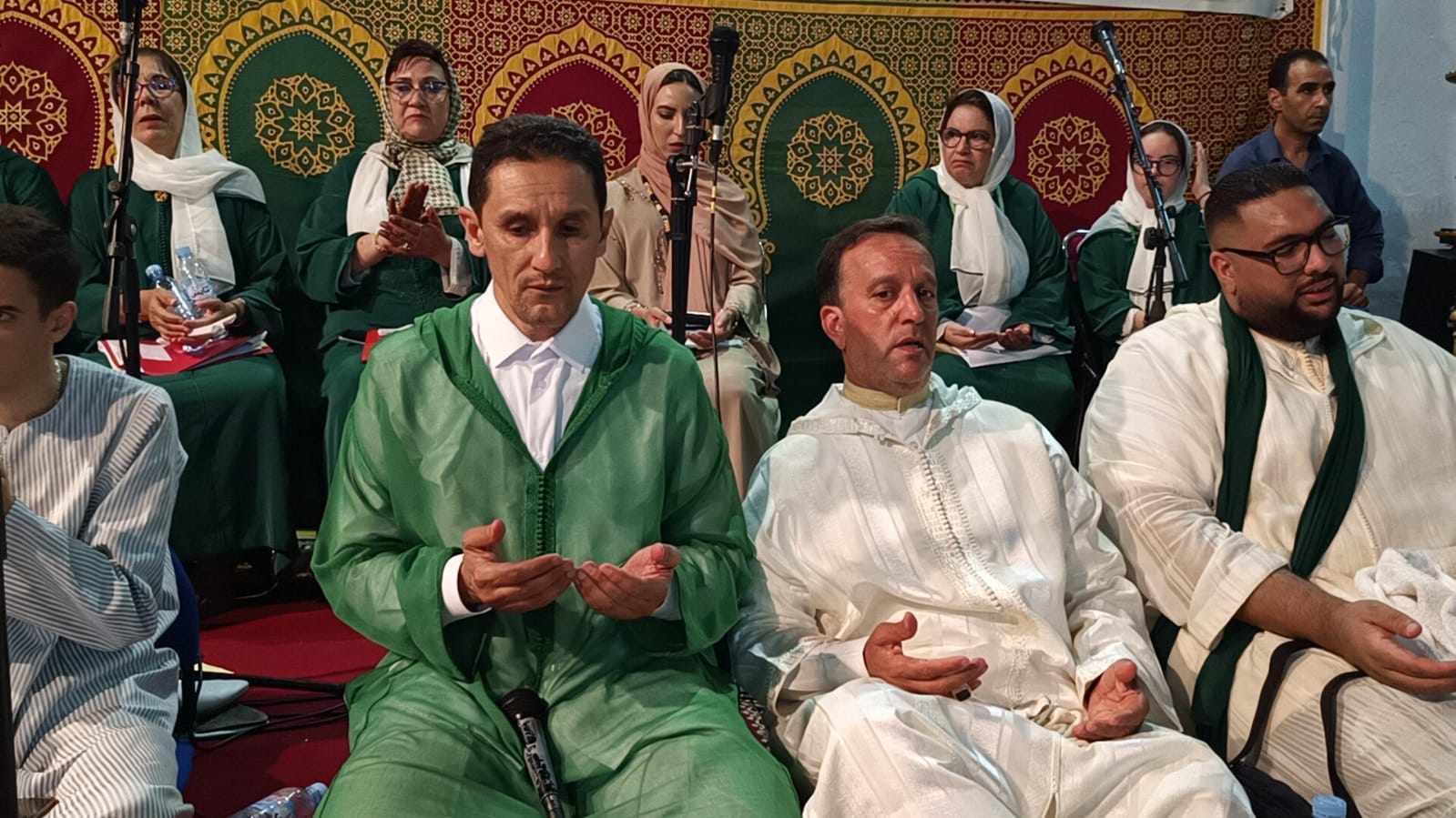 جمعية روح التراث الصوفي للمديح والسماع بمكناس تحيي ليلة صوفية بمزارة الضريح الإدريسي الأنور جمعية روح التراث الصوفي للمديح والسماع بمكناس تحيي ليلة صوفية بمزارة الضريح الإدريسي الأنور