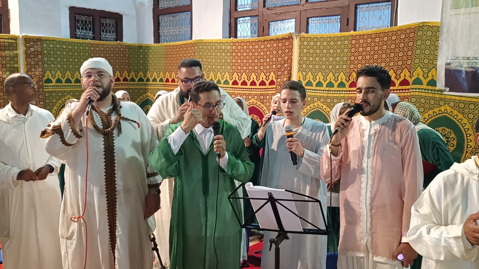 جمعية روح التراث الصوفي للمديح والسماع بمكناس تحيي ليلة صوفية بمزارة الضريح الإدريسي الأنور جمعية روح التراث الصوفي للمديح والسماع بمكناس تحيي ليلة صوفية بمزارة الضريح الإدريسي الأنور