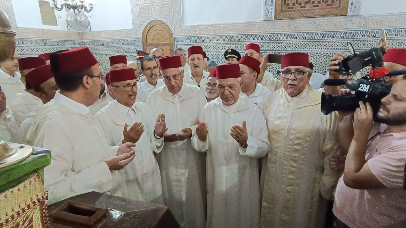 والي جهة فاس مكناس عامل عمالة مكناس يشرف على حفل افتتاح موسم مولاي إدريس الأكبر والي جهة فاس مكناس عامل عمالة مكناس يشرف على حفل افتتاح موسم مولاي إدريس الأكبر