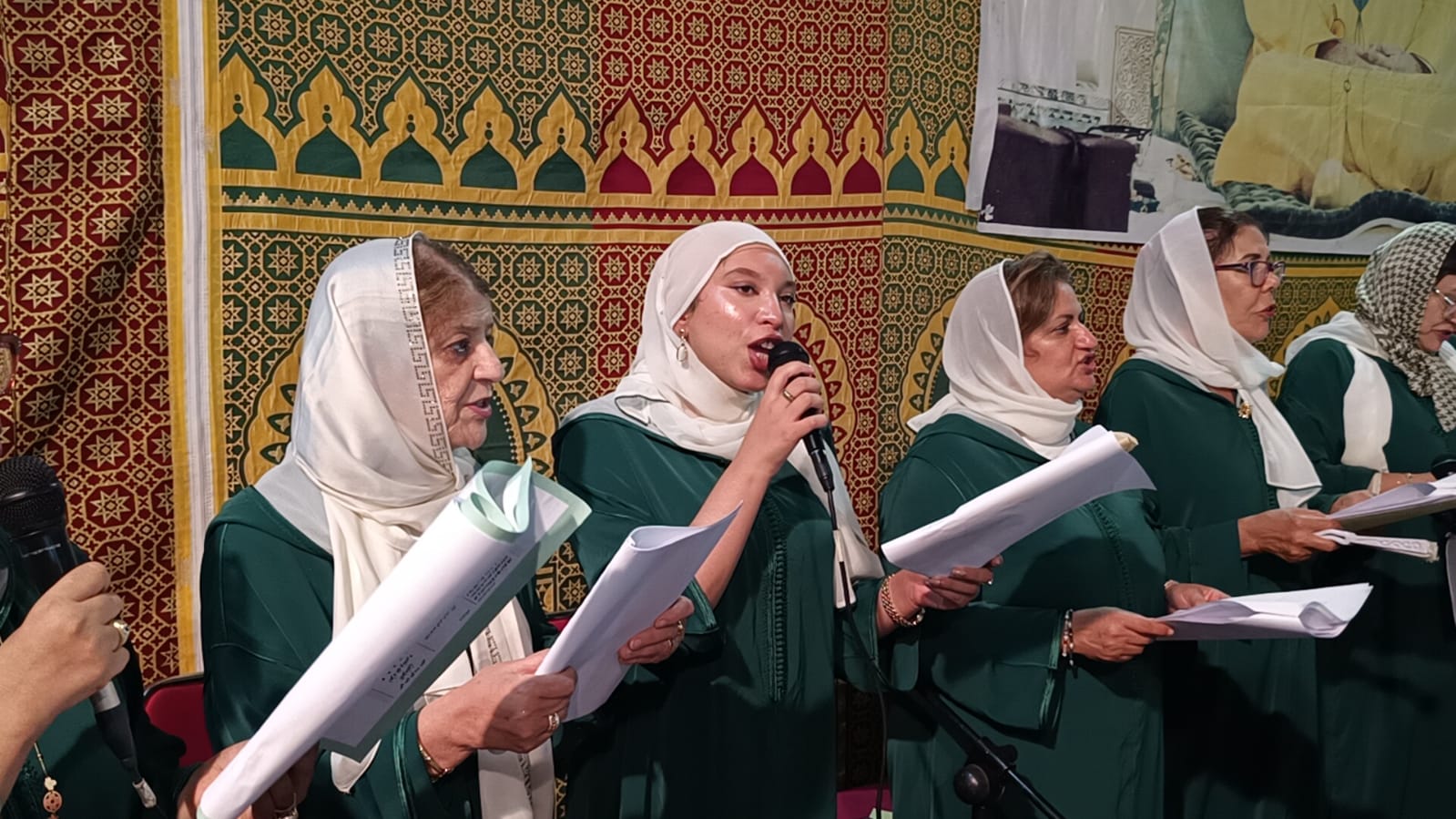 جمعية روح التراث الصوفي للمديح والسماع بمكناس تحيي ليلة صوفية بمزارة الضريح الإدريسي الأنور جمعية روح التراث الصوفي للمديح والسماع بمكناس تحيي ليلة صوفية بمزارة الضريح الإدريسي الأنور