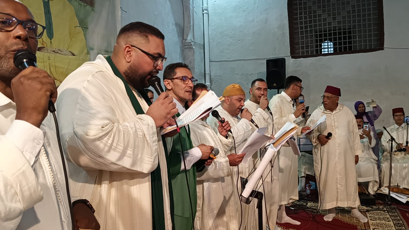 جمعية روح التراث الصوفي للمديح والسماع بمكناس تحيي ليلة صوفية بمزارة الضريح الإدريسي الأنور جمعية روح التراث الصوفي للمديح والسماع بمكناس تحيي ليلة صوفية بمزارة الضريح الإدريسي الأنور