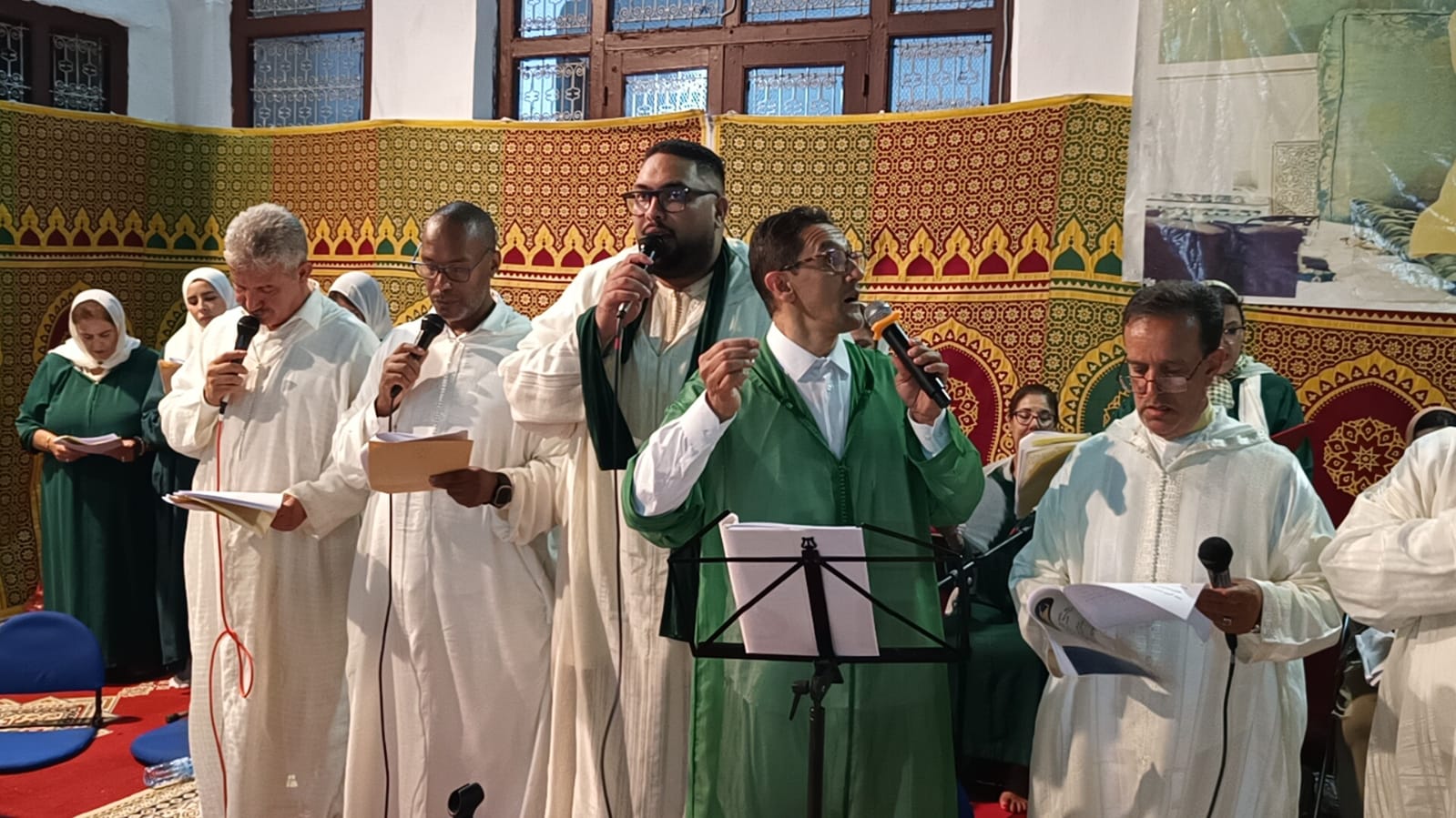 جمعية روح التراث الصوفي للمديح والسماع بمكناس تحيي ليلة صوفية بمزارة الضريح الإدريسي الأنور جمعية روح التراث الصوفي للمديح والسماع بمكناس تحيي ليلة صوفية بمزارة الضريح الإدريسي الأنور