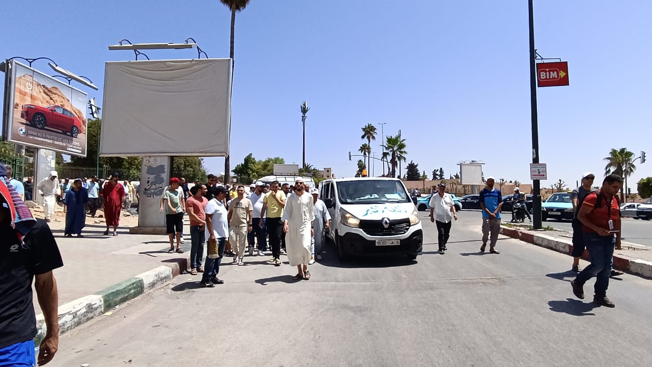 تشييع جثمان الراحل محمد ازهار الرفاعي إلى مثواه الأخير تشييع جثمان الراحل محمد ازهار الرفاعي إلى مثواه الأخير