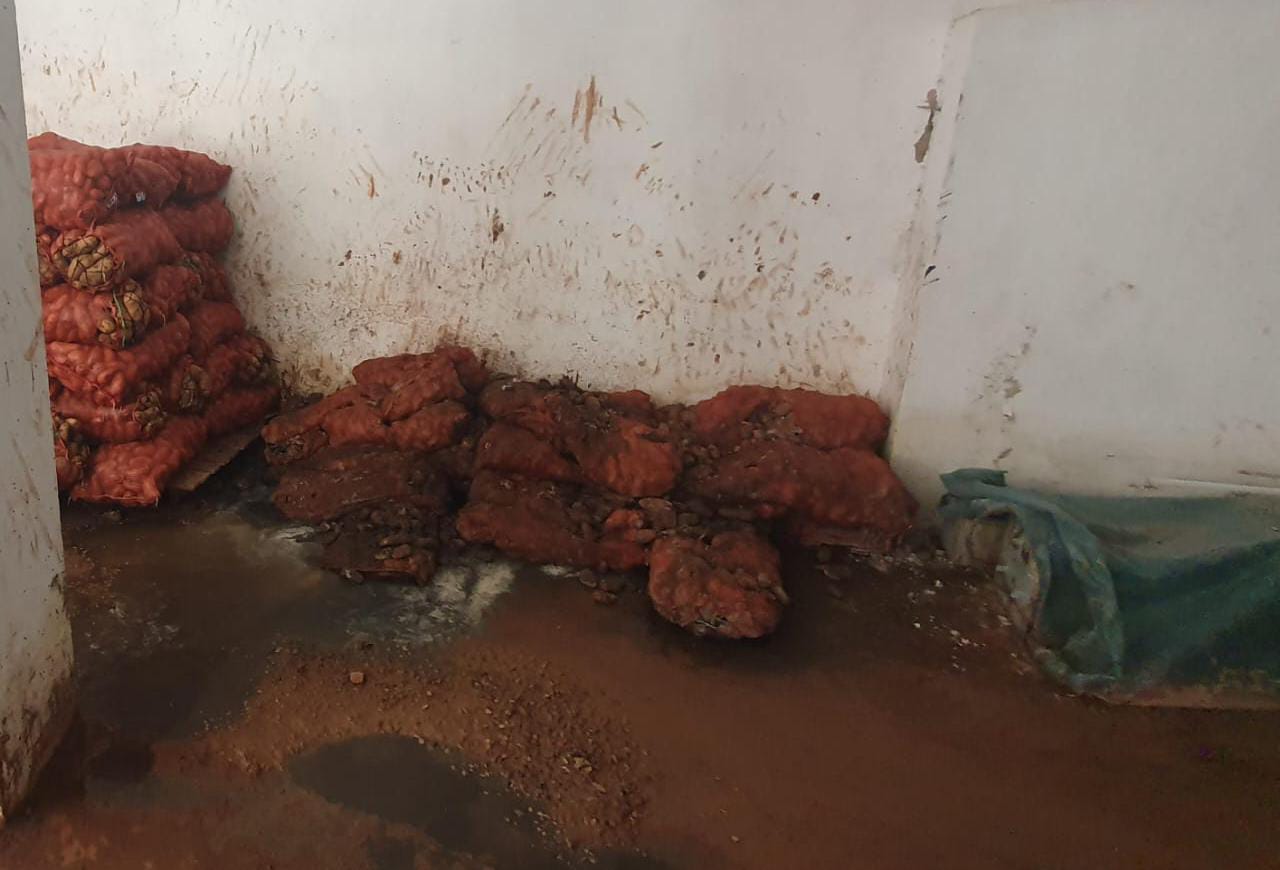 تطوان: السلطات تحبط نشاط معمل سري للبطاطس المشبوهة وتضبط 14 طنا مهددة لصحة المستهلكين (صور)