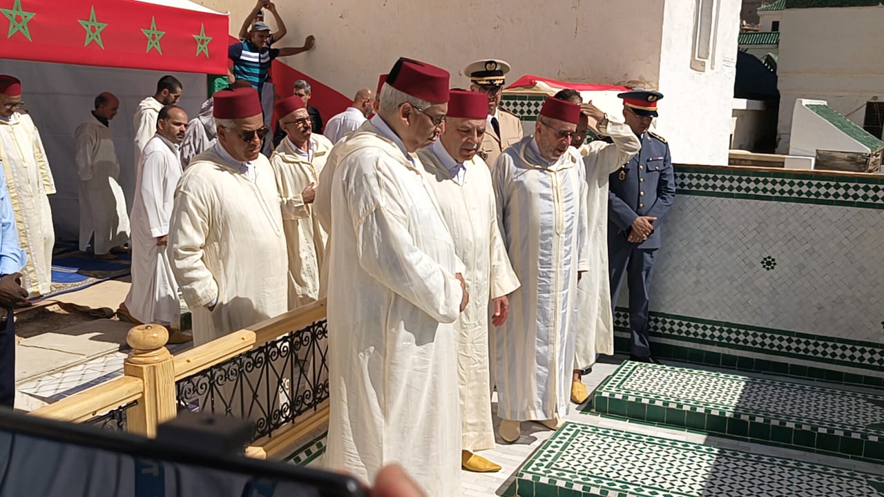 تكريم أبطال المقاومة وترميم مقبرة الشهداء بمولاي إدريس زرهون بحضور السيد عامل عمالة مكناس.