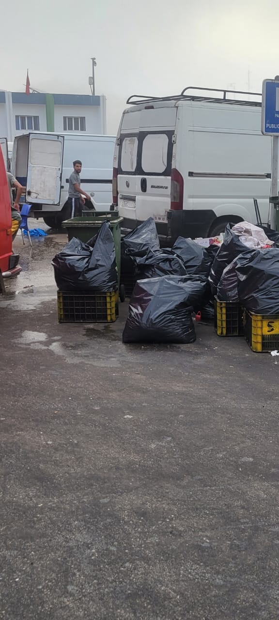 تلوث بيئي خطير يهدد ميناء الحسيمة وسط مطالب بالتدخل العاجل