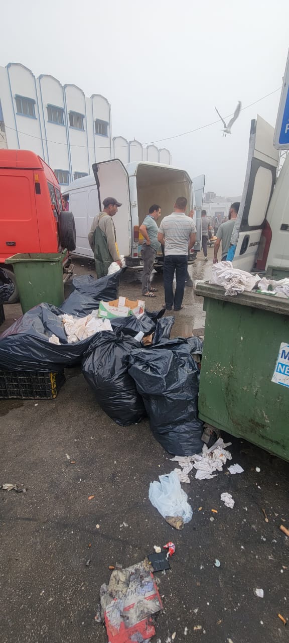 تلوث بيئي خطير يهدد ميناء الحسيمة وسط مطالب بالتدخل العاجل