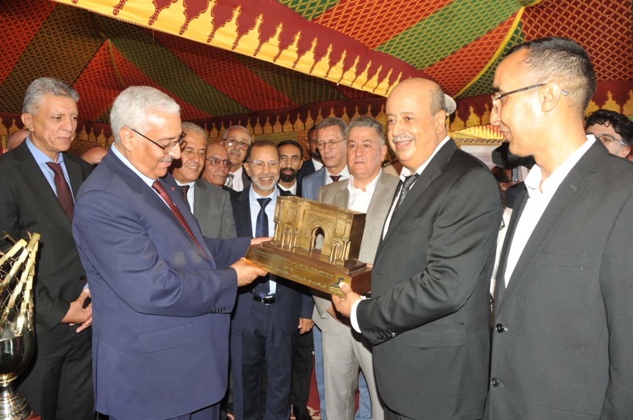 أبطال السباحة المكناسيون في قلب الاحتفالات الرياضية بعيد الشباب أبطال السباحة المكناسيون في قلب الاحتفالات الرياضية بعيد الشباب