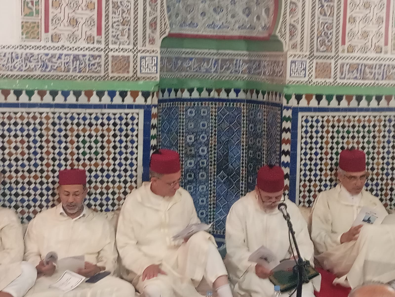 الكاتب العام لعمالة مكناس السيد احمد صابير يترأس حفلا دينيا إحياء لليلة عيد المولد النبوي الشريف الكاتب العام لعمالة مكناس السيد احمد صابير يترأس حفلا دينيا إحياء لليلة عيد المولد النبوي الشريف