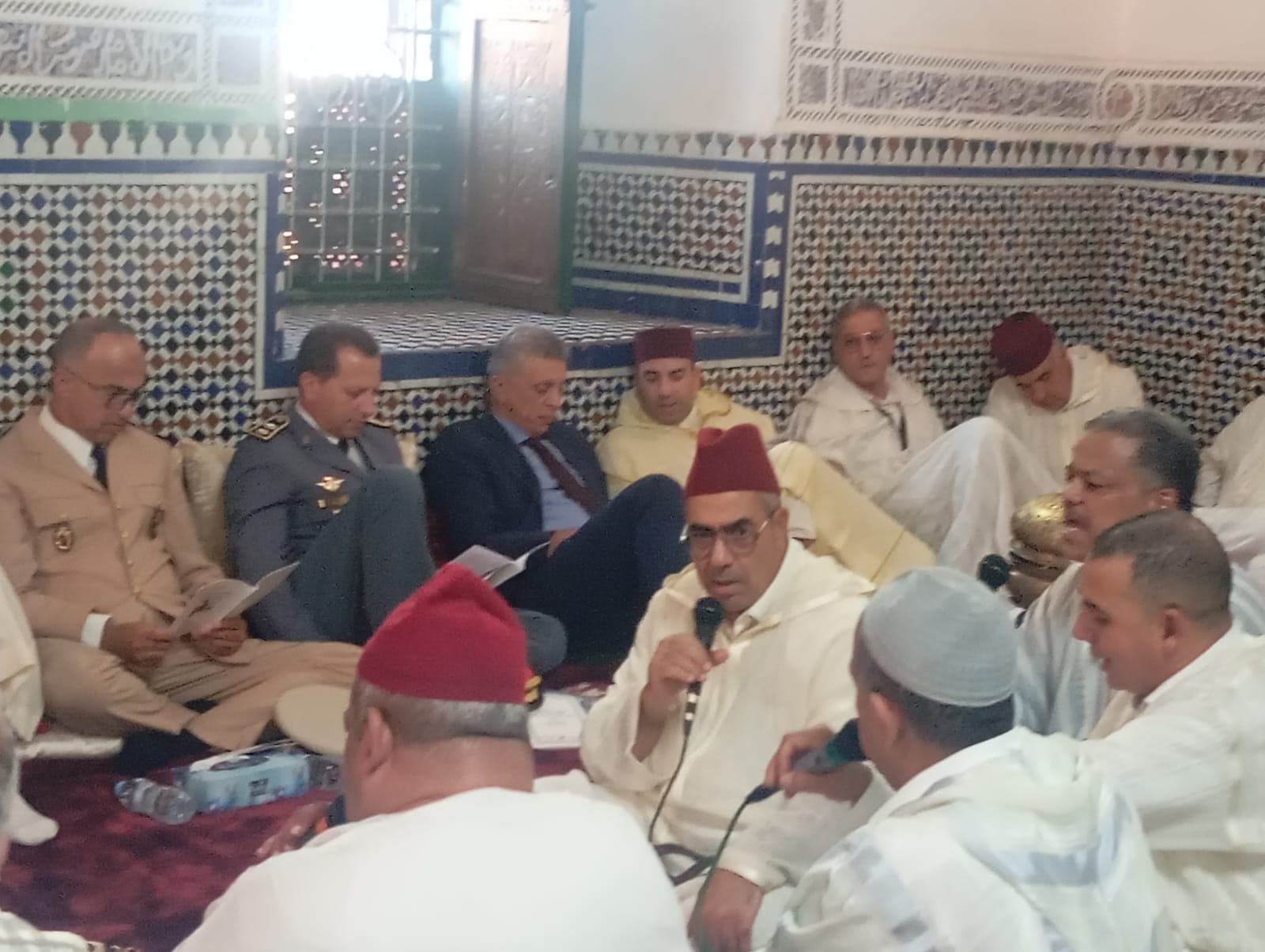 الكاتب العام لعمالة مكناس السيد احمد صابير يترأس حفلا دينيا إحياء لليلة عيد المولد النبوي الشريف الكاتب العام لعمالة مكناس السيد احمد صابير يترأس حفلا دينيا إحياء لليلة عيد المولد النبوي الشريف