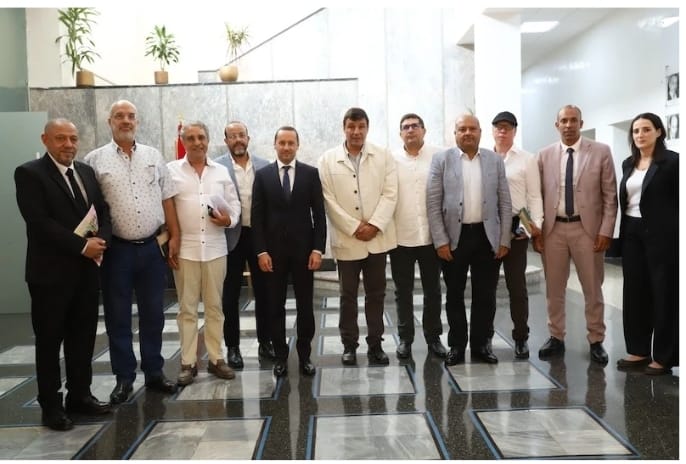 وزير الصحة والحماية الاجتماعية يعقد اجتماع مع ثلاث مركزيات نقابية تمثل صيادلة الصيدليات وزير الصحة والحماية الاجتماعية يعقد اجتماع مع ثلاث مركزيات نقابية تمثل صيادلة الصيدليات