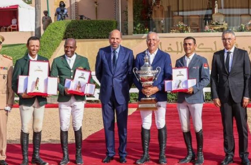 الفارس الغالي بوقاع يفوز بالجائزة الكبرى لصاحب الجلالة الملك محمد السادس للقفز على الحواجز الفارس الغالي بوقاع يفوز بالجائزة الكبرى لصاحب الجلالة الملك محمد السادس للقفز على الحواجز