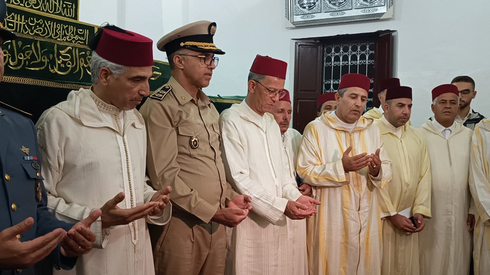 الكاتب العام لعمالة مكناس يترأس حفلا دينيا بمناسبة إنطلاق فعاليات موسم الولي الصالح سيدي علي بن حمدوش الكاتب العام لعمالة مكناس يترأس حفلا دينيا بمناسبة إنطلاق فعاليات موسم الولي الصالح سيدي علي بن حمدوش