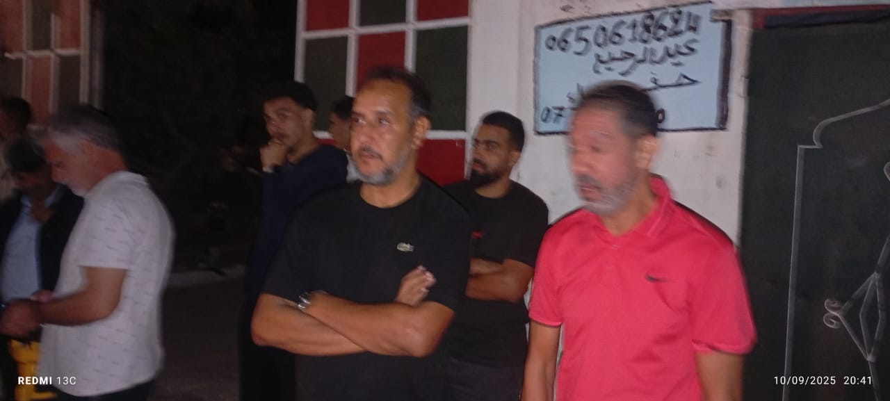 وداع حزين لعبد الصمد أزديوي بحضور أسرته ورفاقه من الرياضة والصحة بمكناس وداع حزين لعبد الصمد أزديوي بحضور أسرته ورفاقه من الرياضة والصحة بمكناس