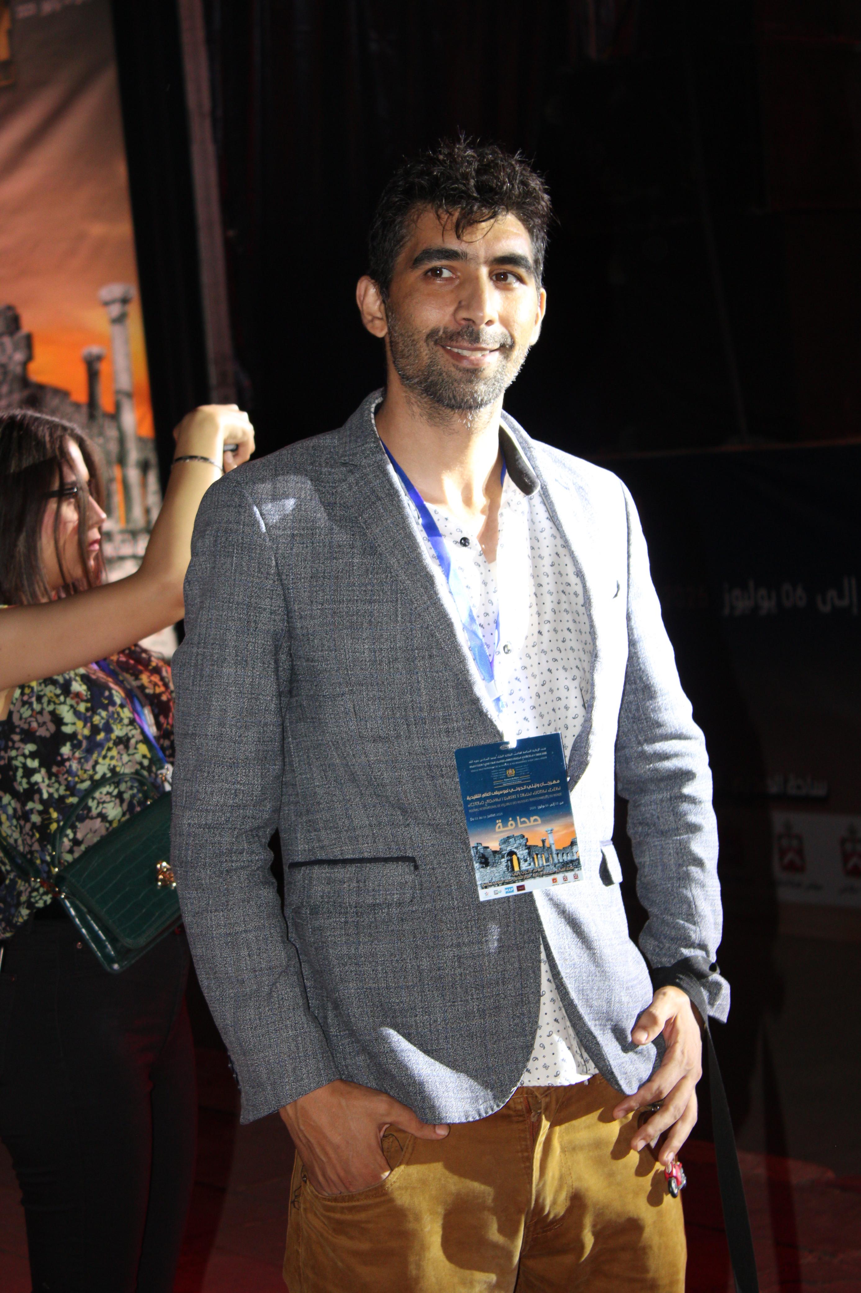 نحن الصحافيون؛ لماذا لا نكتب عن الحب؟ لنقرأها سيميائيا! نحن الصحافيون؛ لماذا لا نكتب عن الحب؟ لنقرأها سيميائيا!